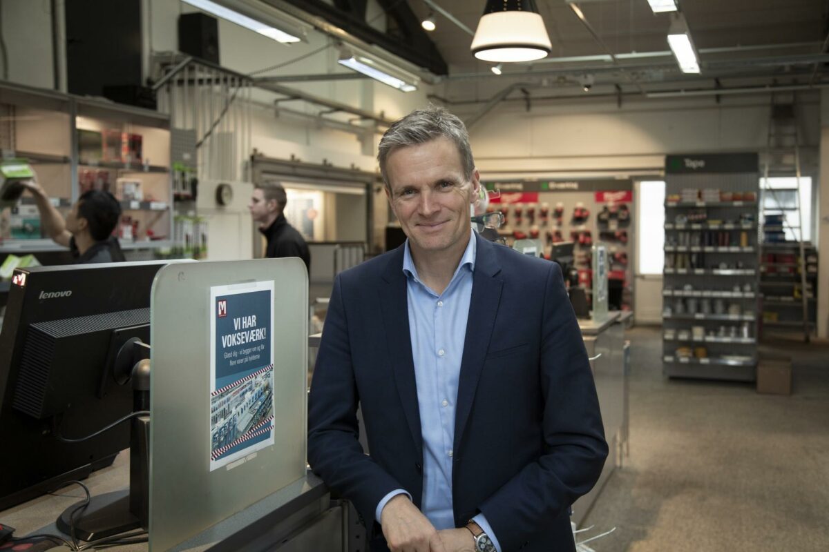 Christian Herbert, kommerciel direktør hos Lemvigh-Müller, er overbevist om, at der på trods af myldretid ikke kommer til at være problemer med at levere materialer på en time. Foto: Pressefoto/Lemvigh-Müller.