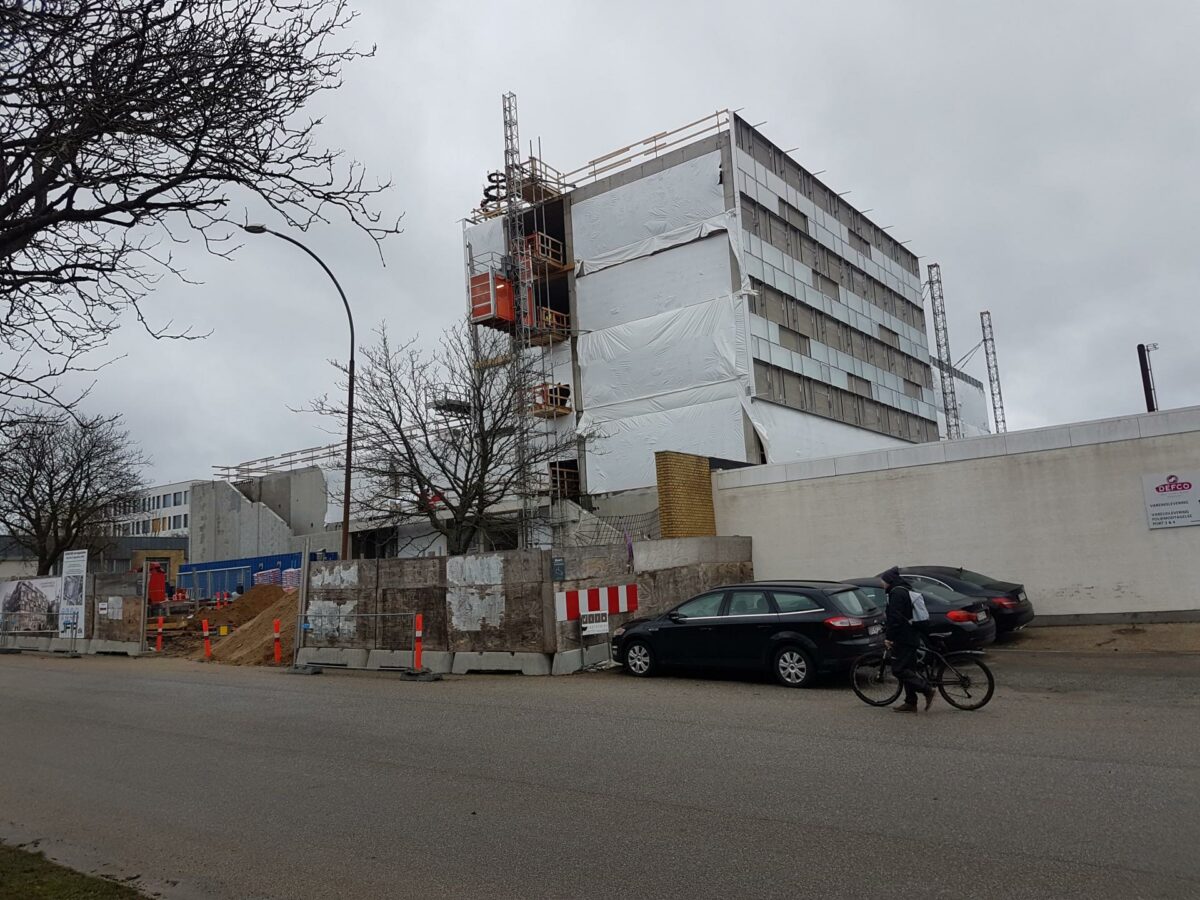 Den nye journalisthøjskole forventes at stå klar i foråret 2020. Foto: Mathias Hansen.