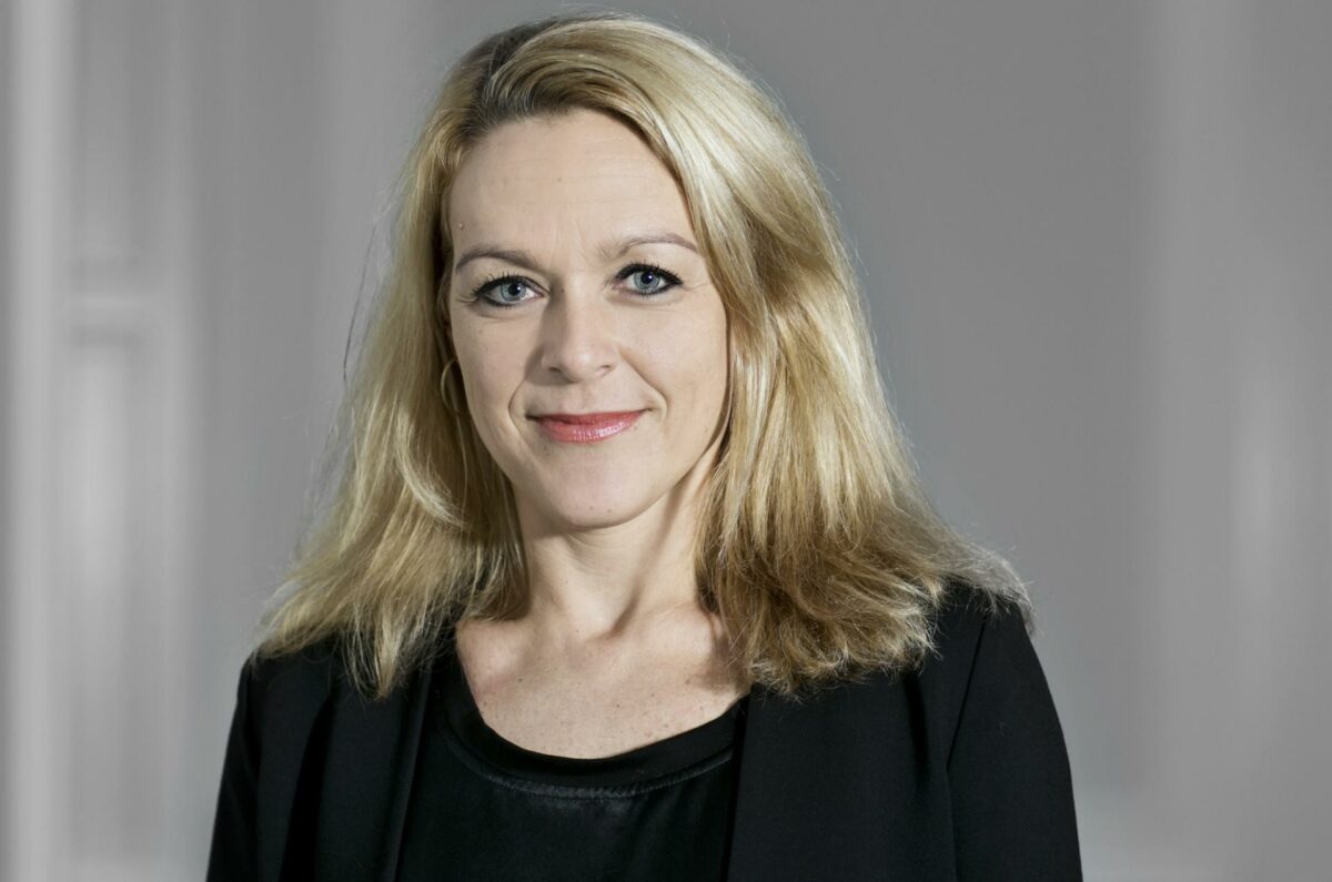 Pernille Knudsen er viceadministrerende direktør i Dansk Arbejdsgiverforening. Pressefoto.