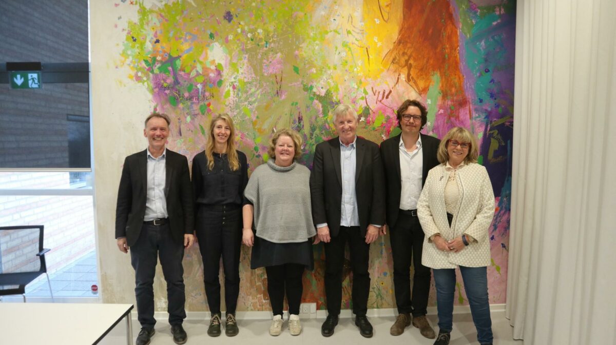 Det nye advisory board med formand og næstformand for Udvalg for byudvikling og bolig Egil Hulgaard (K) og Lene Bang (S). Foto: Furesø Kommune.