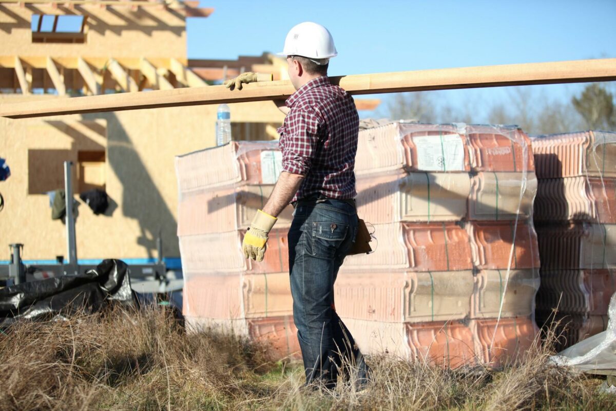Det er især nye huse, som driver væksten i byggeriet. Den vækst forventer DI-Byg aftager de kommende år. Foto: Colourbox.