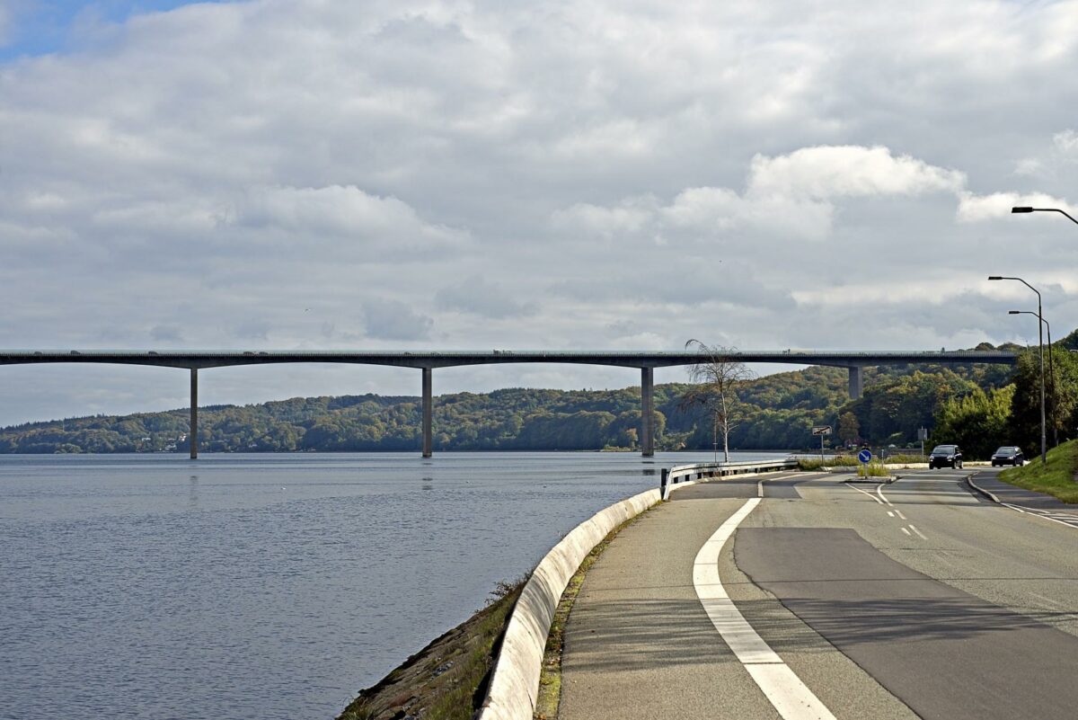 Togtrafikken over Vejle Fjord skulle være mindre besværlig. I dag ser det slet ikke ud til at blive til noget. Foto: Colourbox.