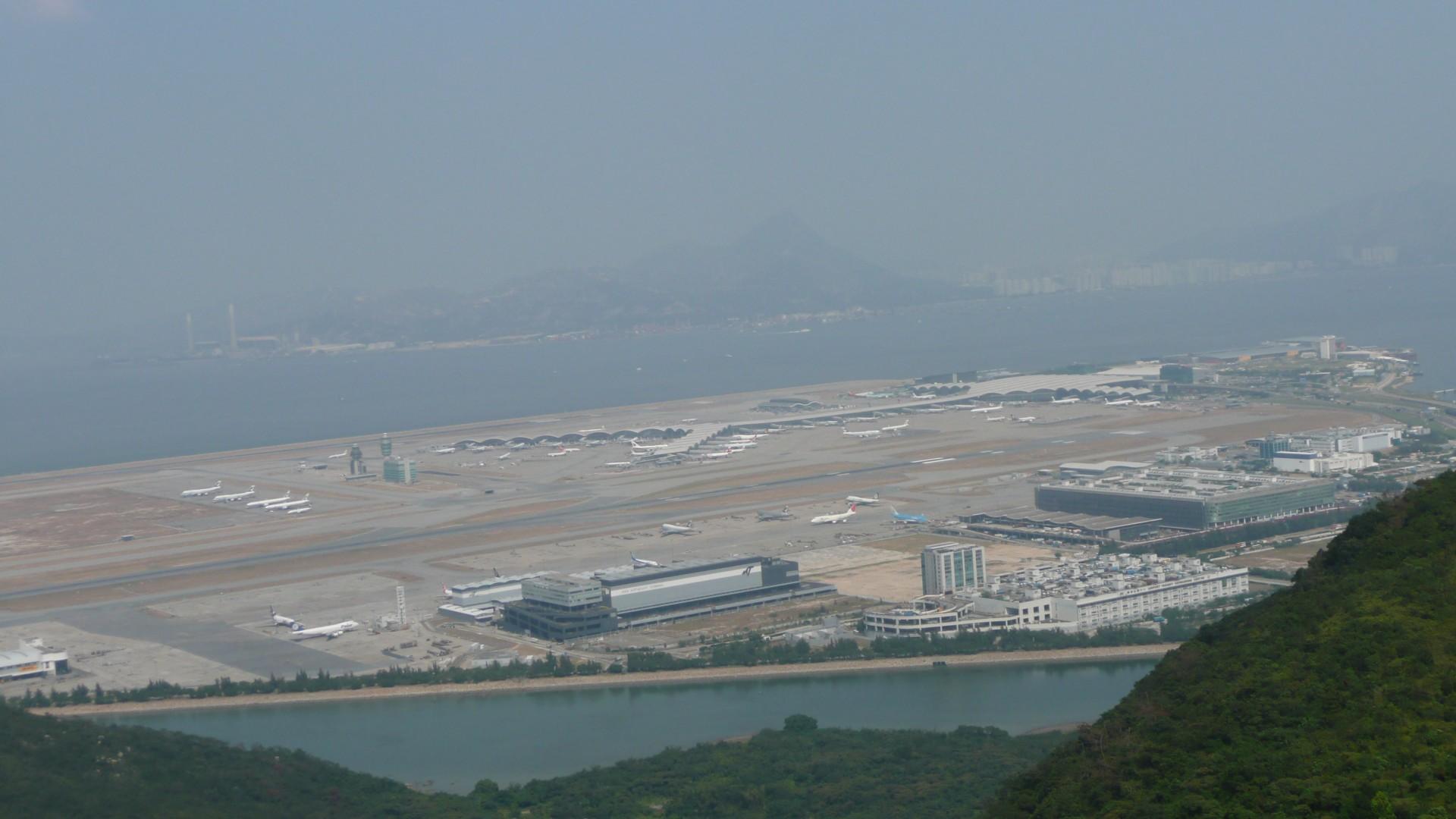 Lufthavnen i Hong Kong er den travleste lufthavn i verden, når man kigger på mængden af godstrafik. Foto: Wikimedia Commons.