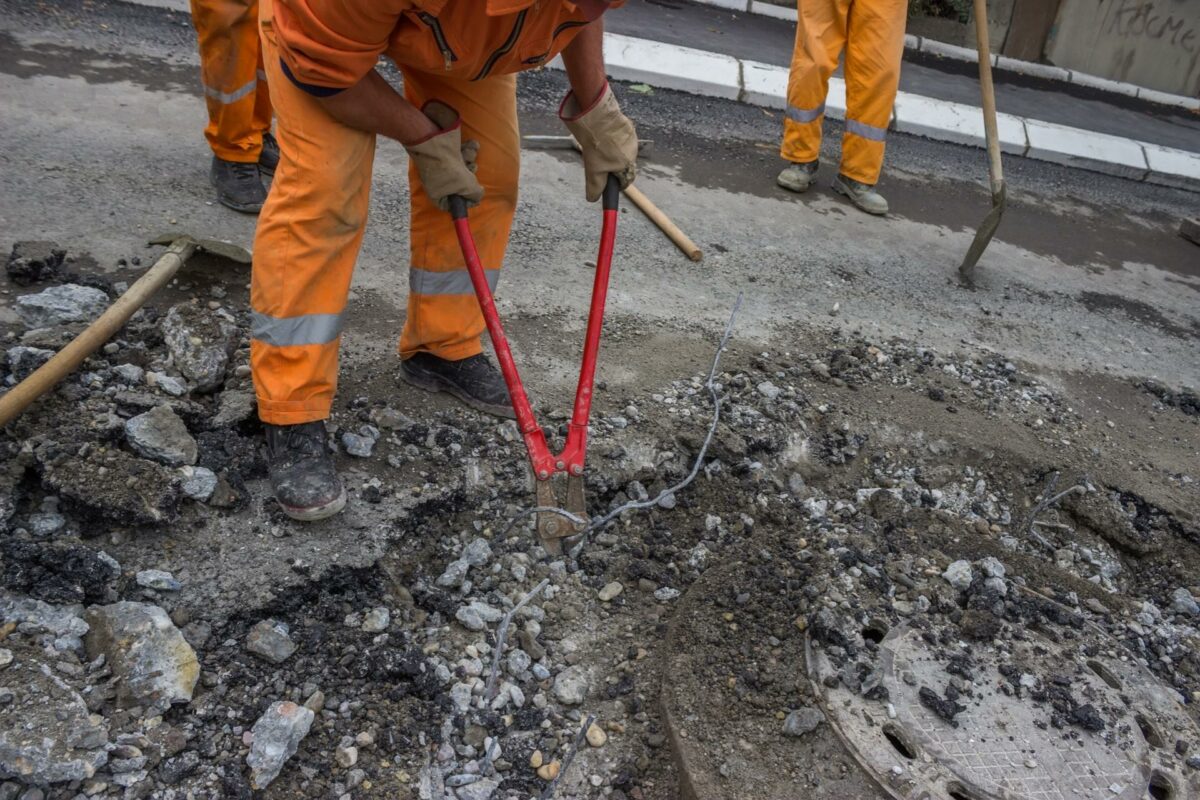 Byggevirksomheder har succes med at rekrutere medarbejdere, der har skiftet fangedragten ud med arbejdstøjet. Foto: Colourbox.