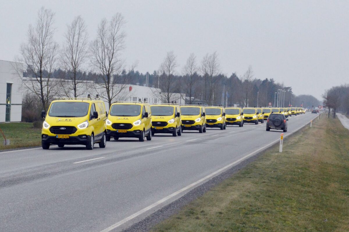 Det var et smukt syn, da de 20 varebiler blev hentet på en gang hos Ford i Holstebro. PR-foto