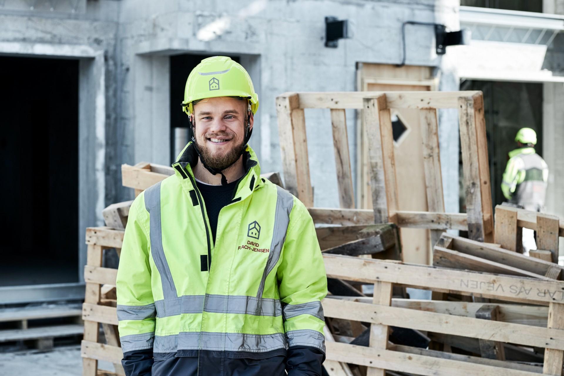 Projektleder David Falch-Jensen er i spidsen for Enemærke & Petersens hold bestående af godt 50 håndværkere og fire funktionærer på pladsen. Foto: Jonathan Weimar.