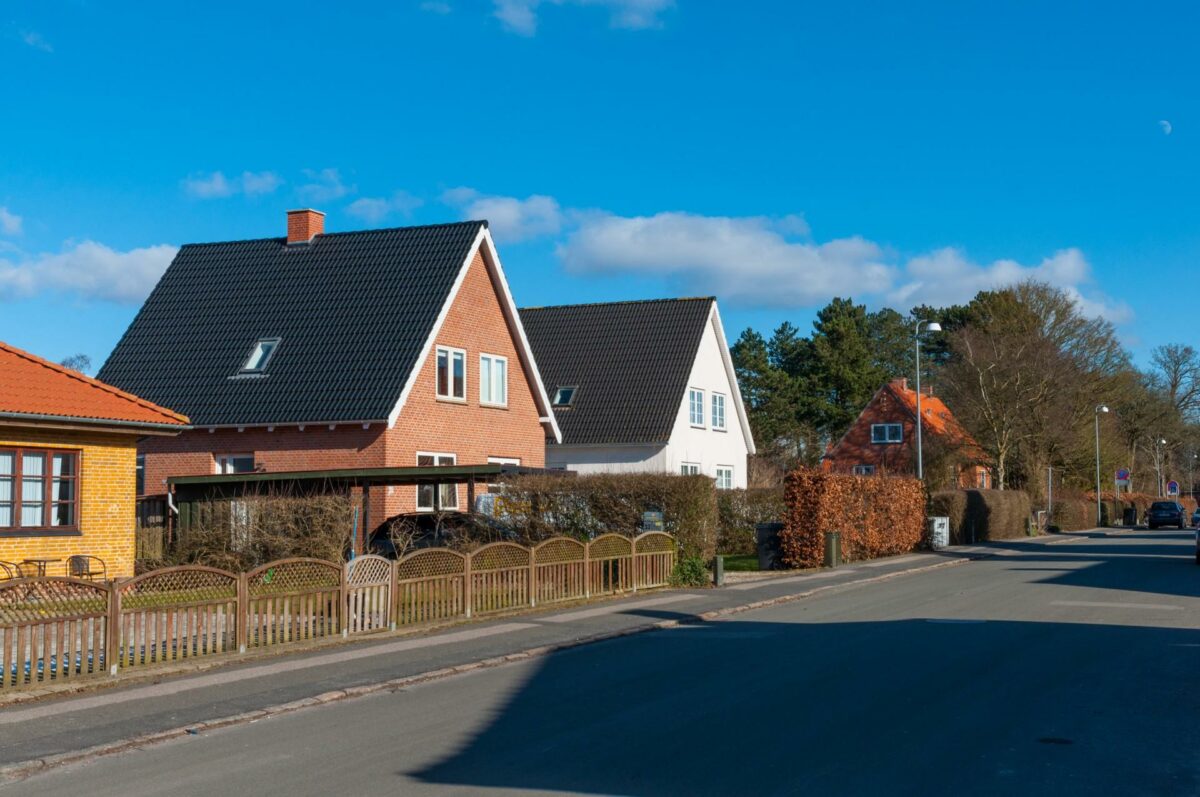 Der er flere og flere huse, som bliver energimærket, men det halter med især parcelhusene. Foto: Colourbox.