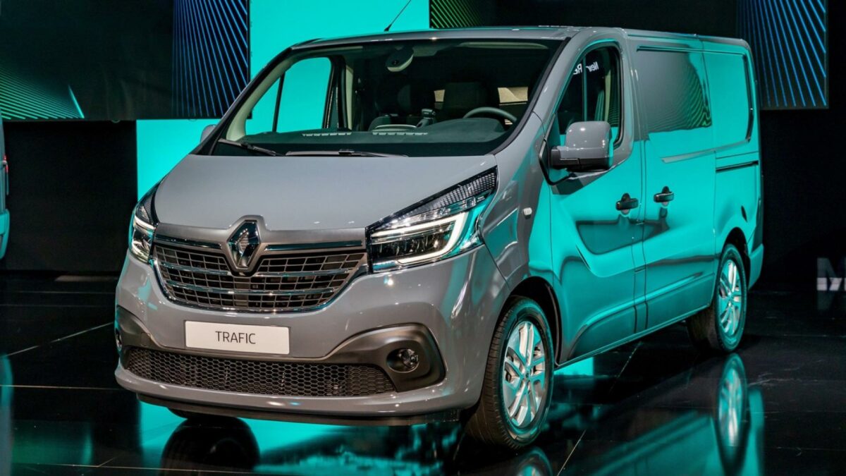 Den faceliftede Renault Trafic opgraderes med bl.a. infotainment og Euro 6D-motor. Pressefoto.