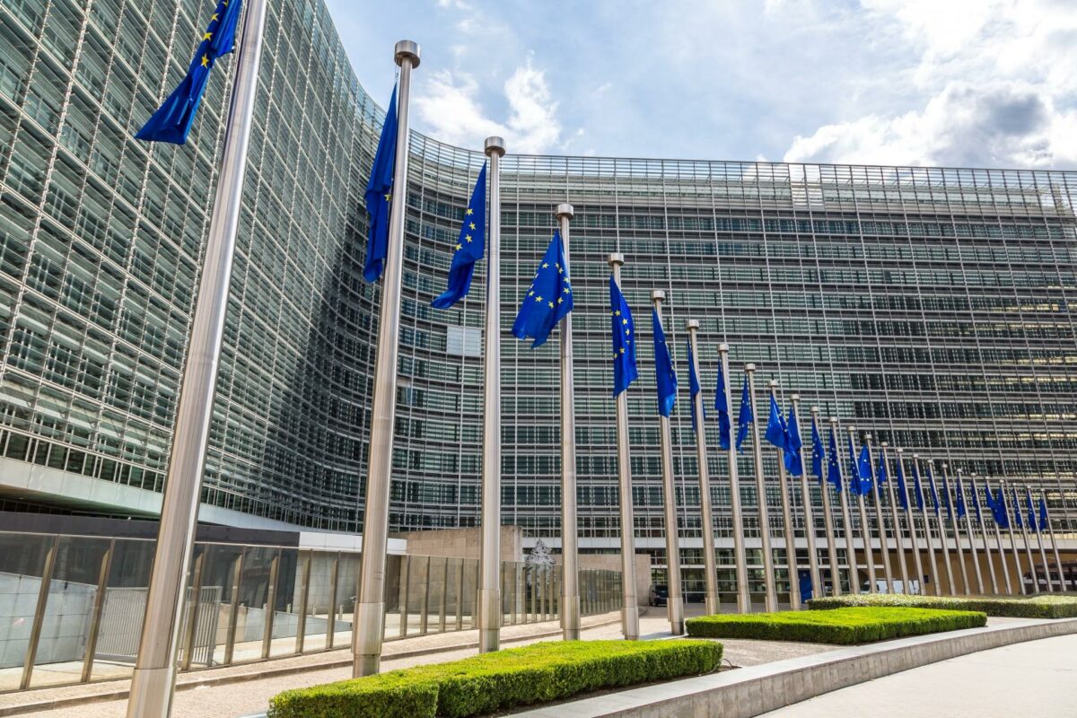 De respektive medlemslande har alle indgivet en national Energi- og Klimaplan, der er blevet analyseret af EU-kommisionen. Danskerne må tilbage til arbejdsværelset. Foto: Colourbox.