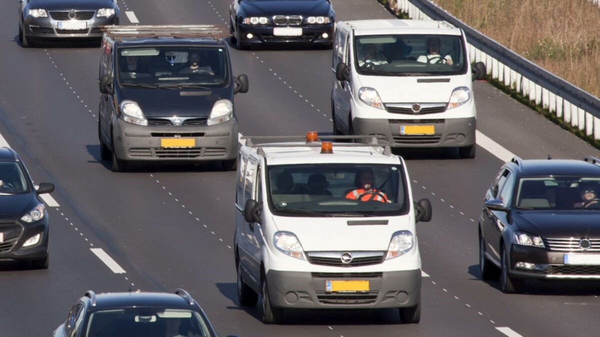 Ny lov betyder, at Motorregisteret skal vide, om varebilen benyttes til firmakørsel eller godskørsel. Foto: Colourbox.