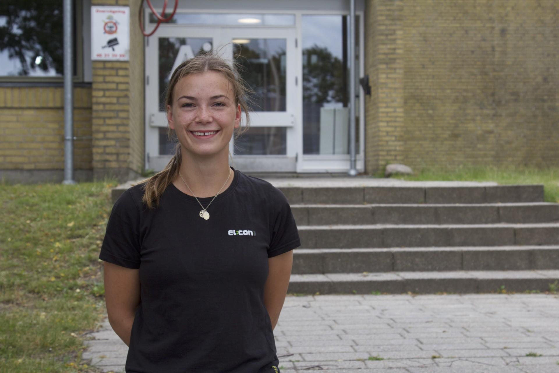 Hun startede som arbejdsmand i sit sabbatår efter gymnasiet, og fik hurtigt mod på at starte som lærling. Foto: Louise Gregersen