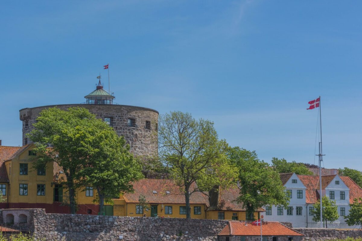 Var det noget at arbejde med at vedligeholde denne fæstning. Som skal man have et ønsker om at blive ø-boer med stort Ø. Foto: Colourbox.