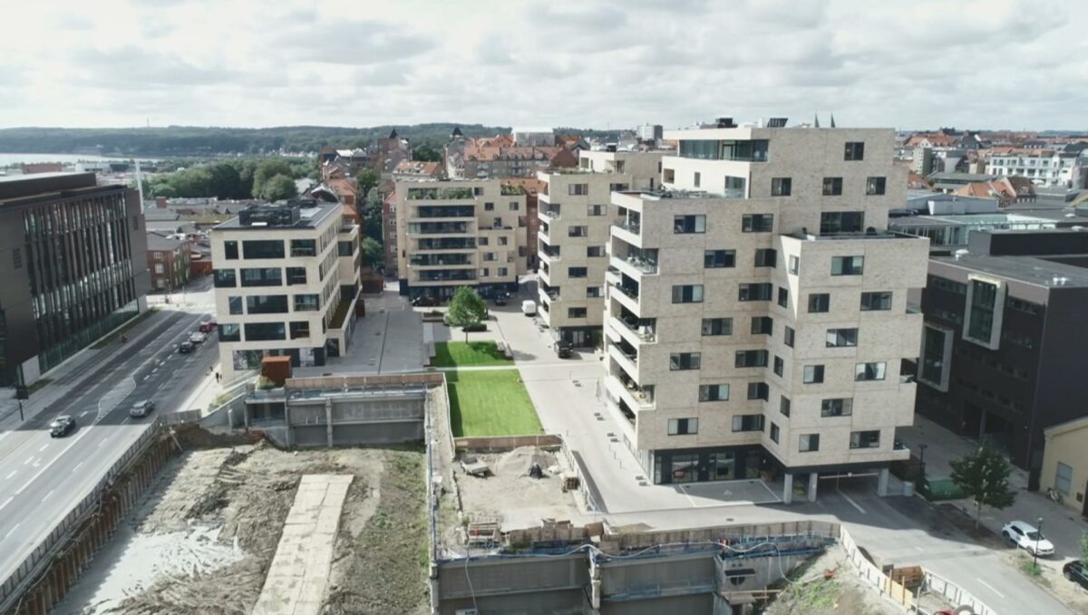 Frederiks Plads i Aarhus summer af travl NCC-aktivitet. Kom tættere på arbejdet med dronevideo nummer fem. Foto: NCC.