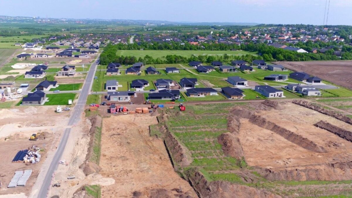 Udsigterne for boligbyggeriet er lyse, hvis man spørger HusCompagniet Indeværende år forventes at over gå sidste år. 2020 tegner også lovende. Foto: Pressefoto.