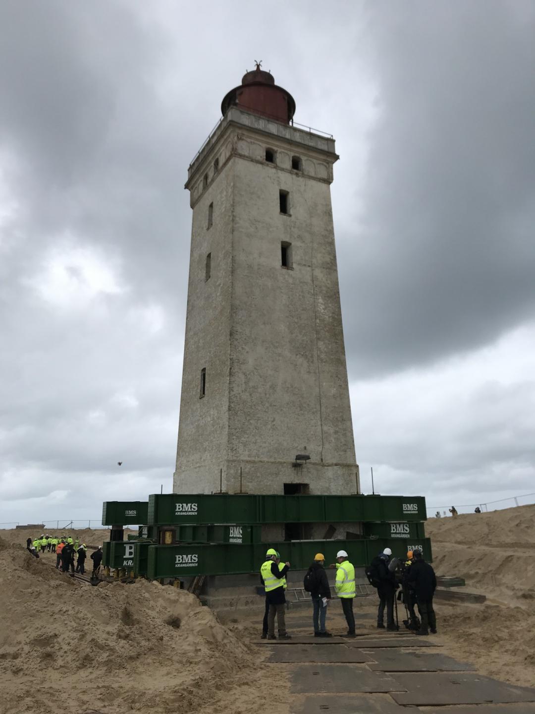 Fyret er nu sikret mod havet en del år frem i tiden. Man forventer, at det skal flyttes igen om 20-40 år.