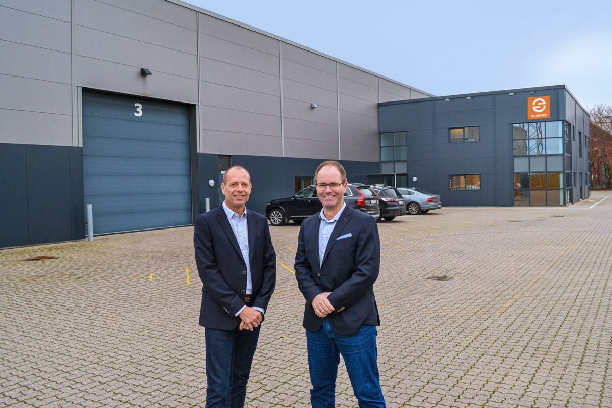 Salgsdirektør Michael Holmboe (tv) og direktør Mikael Lundgaard (th) glæder sig til januar, hvor ScanPipes nye Aarhus-team slår dørene op til den nye afdeling på Edwin Rahrs Vej i Brabrand. Foto: ScanPipe.