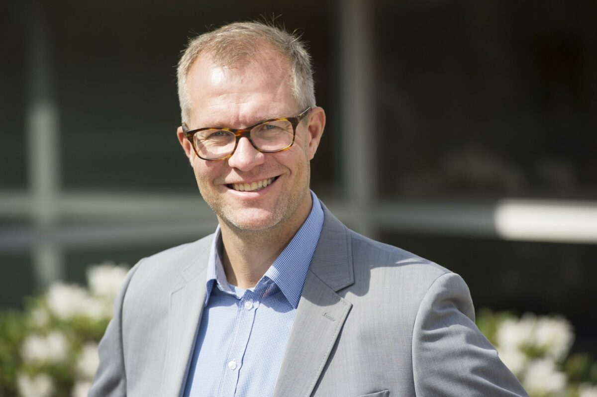 De mellemstore virksomheder præsterer den bedste indtjening, og på trods af generel fremgang har især de større installatørvirksomheder fortsat en udfordring på indtjeningssiden, siger direktør Mads Graves, Tekniq Arbejdsgiverne. Pressefoto.