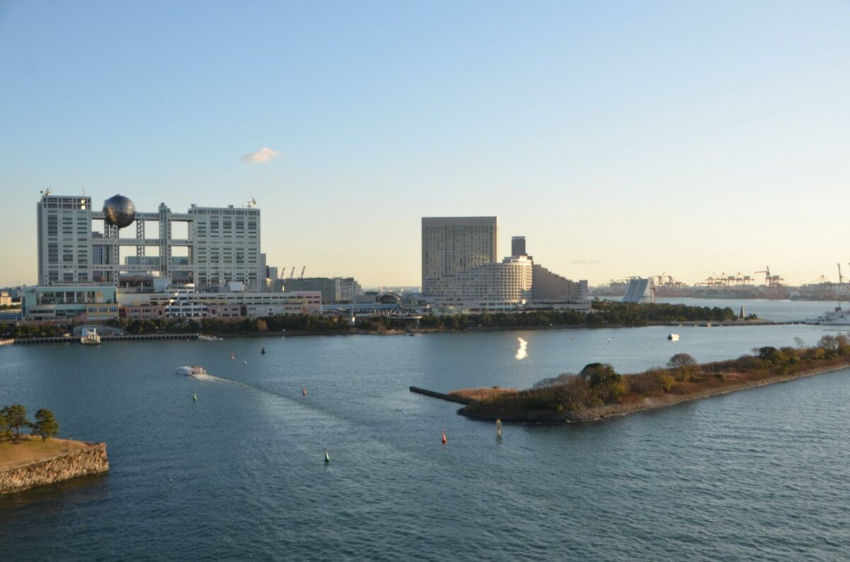 Indsejling til Odaiba. Foto: Tokyo Bureau of Port and Harbor.