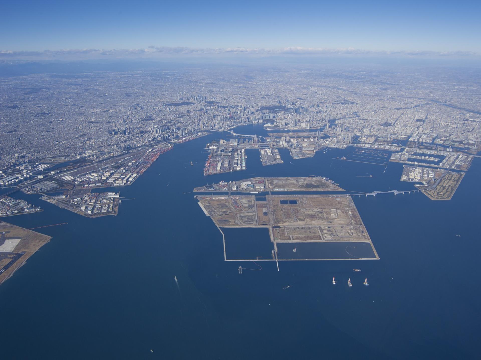 Lidt fra oven. Foto: Tokyo Bureau of Port and Harbor.