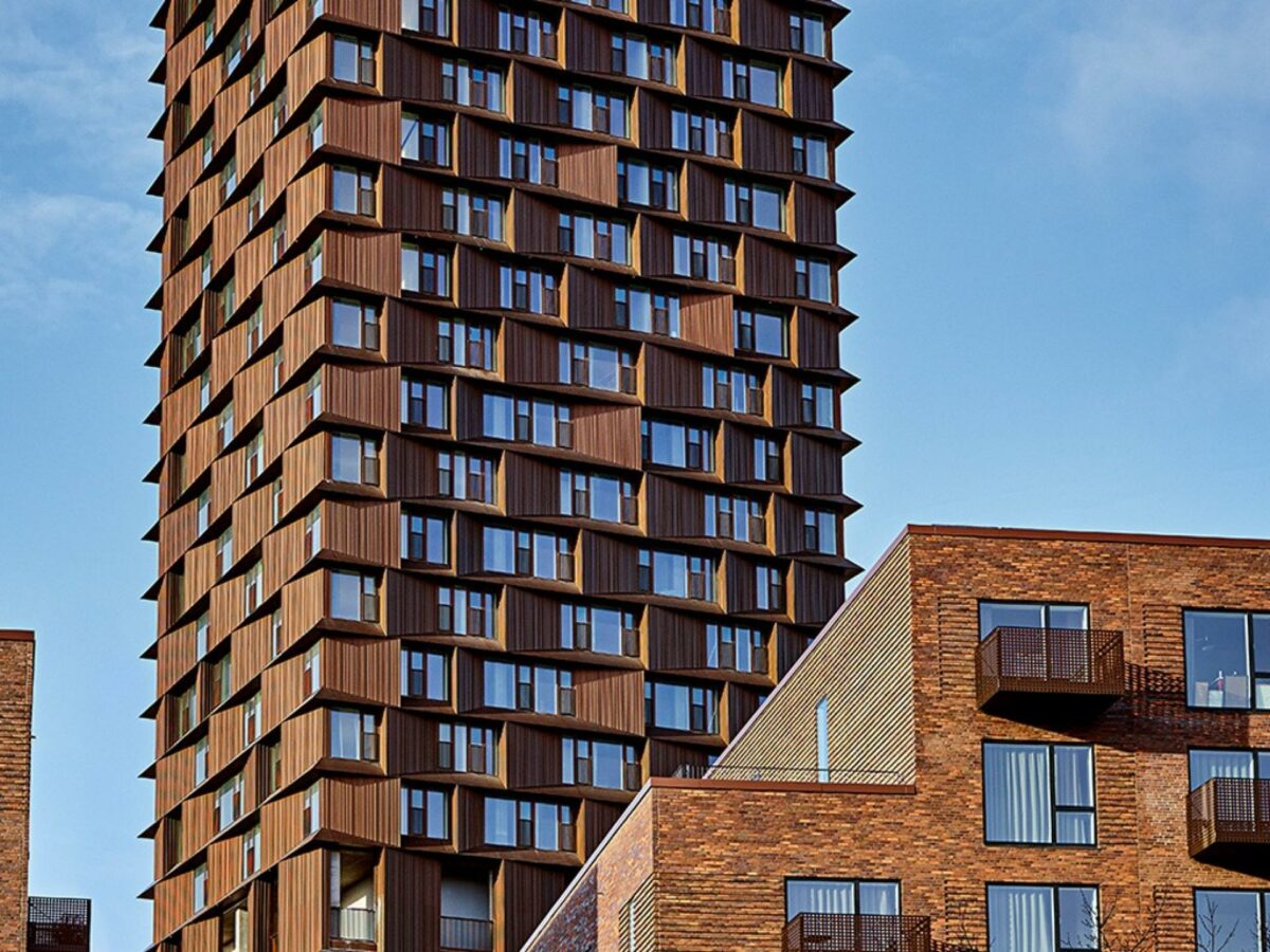 Bebyggelsen på Nørrebro indeholder blandt andet 500 studieboliger og består af et 100 meter højt "tårn", samt 7 punkthuse med masser af åbenhed og sollys. Foto: HSHansen.