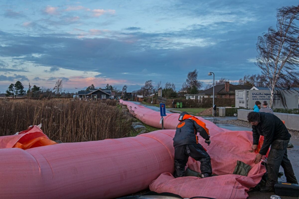 Hver syvende byggevirksomhed er lige nu ramt af de problemer, de øgede vandmasser fører emd sig. Foto: Colourbox.