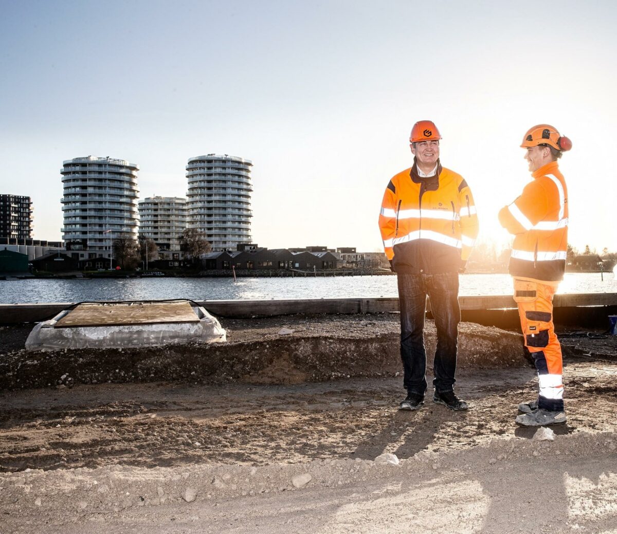 Adm. direktør Michael S. Larsen (til venstre) er tilfreds med resultatet for 2019, selvom det lige nu mest handler om at holde hjulene i gang under coronakrisen. Foto: CG Jensen.