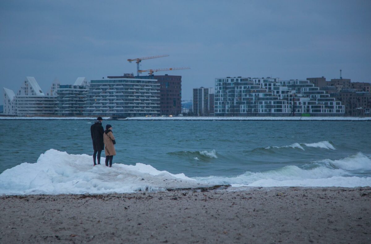 Aarhus Ø er et af de steder, der er blevet bygget en masse de senere år. Men et fald i ejendomsprisen som følge af corona-krisen risikerer at stikke en kæp i hjulet på udviklingen. Foto: Colourbox.