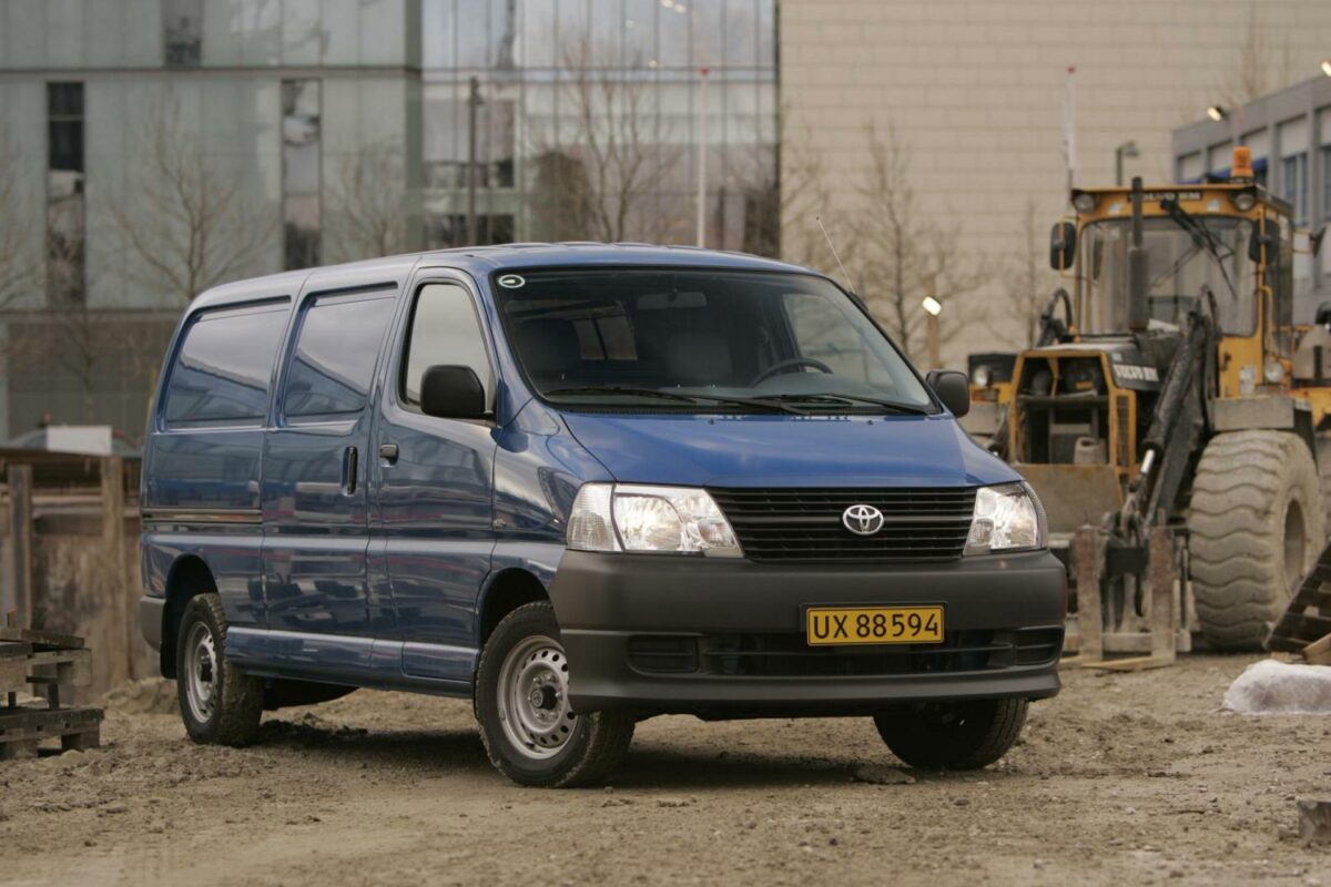 En Toyota HiAce har ry for at holde i mange år. Denne er fra før 2007, og har du sådan en, bliver du ramt af loven, for den har sandsynligvis ikke noget partikelfilter. Foto: Toyota.