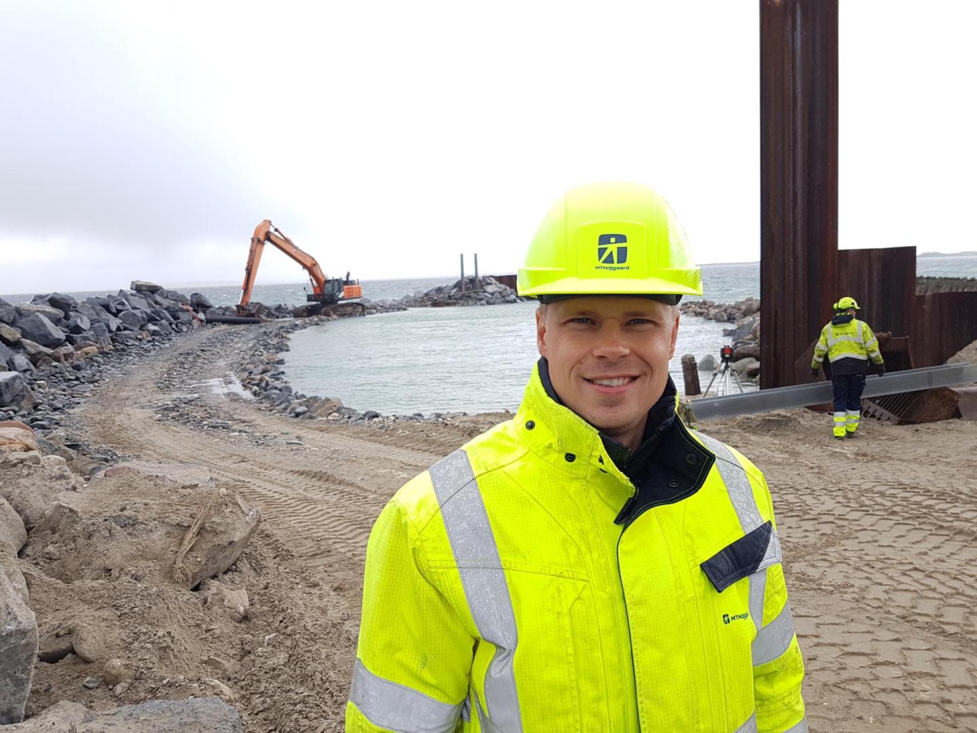 Projektleder Brian Bay Hermansen, MT Højgaard har det daglige ansvar for anlægsarbejdet i Sælvig havn. Foto: Torben Jastram.