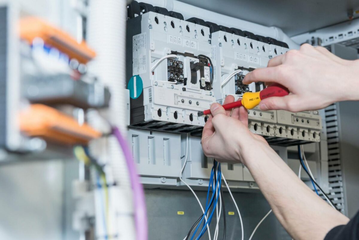 Samspillet mellem installationer og bygningers livscyklusser er noget, som Ole Teisen ved noget om. Foto: Colourbox. 