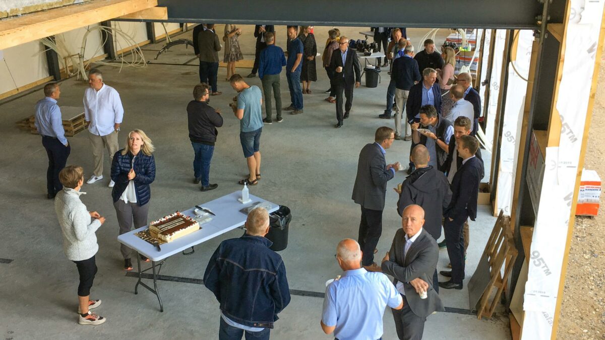 Der var fest i Favrskov tirsdag, da man kunne fejre titlen som den mest bygge-venlige kommune i landet. Pressefoto.