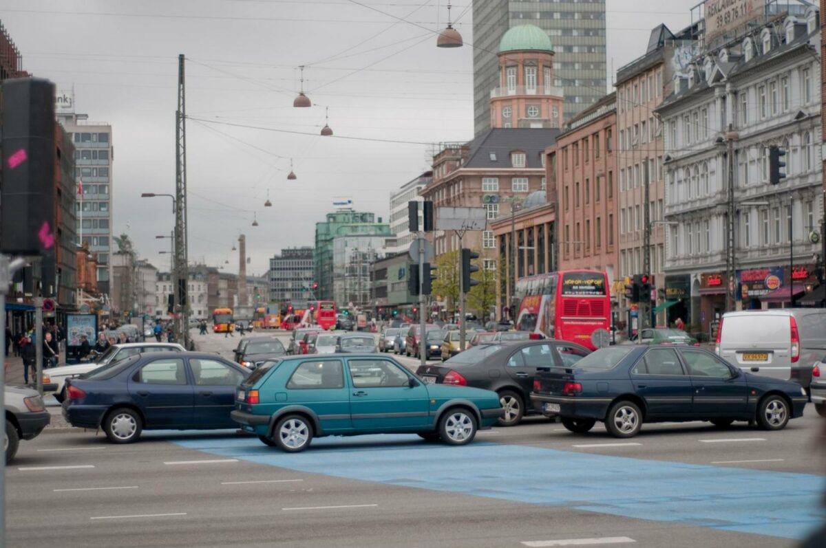 Trafikstøj er svær at undgå i byerne, men oplevelse af støjen kan man nu gøre noget ved. Foto: Colourbox.