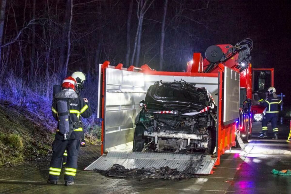 Hos Beredskab Øst benytter man en brandcontainer, så så slukning af elbiler kan ske under sikre forhold Foto: Beredskab Øst