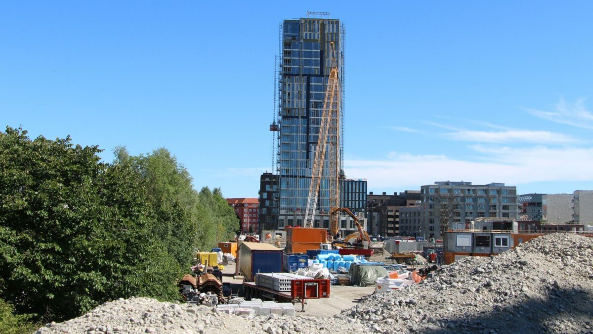 Det ser skidt ud med fundamentet under det 86 meter høje byggeri på Amager, kaldet Faste Batteri. Foto: Jakob Tilma.