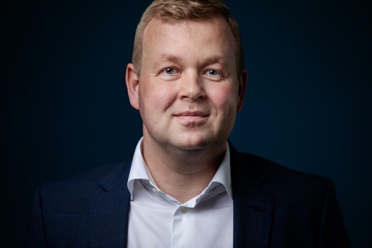 Jens Hjortflod er administrerende direktør hos Intrum i Danmark. Pressefoto.