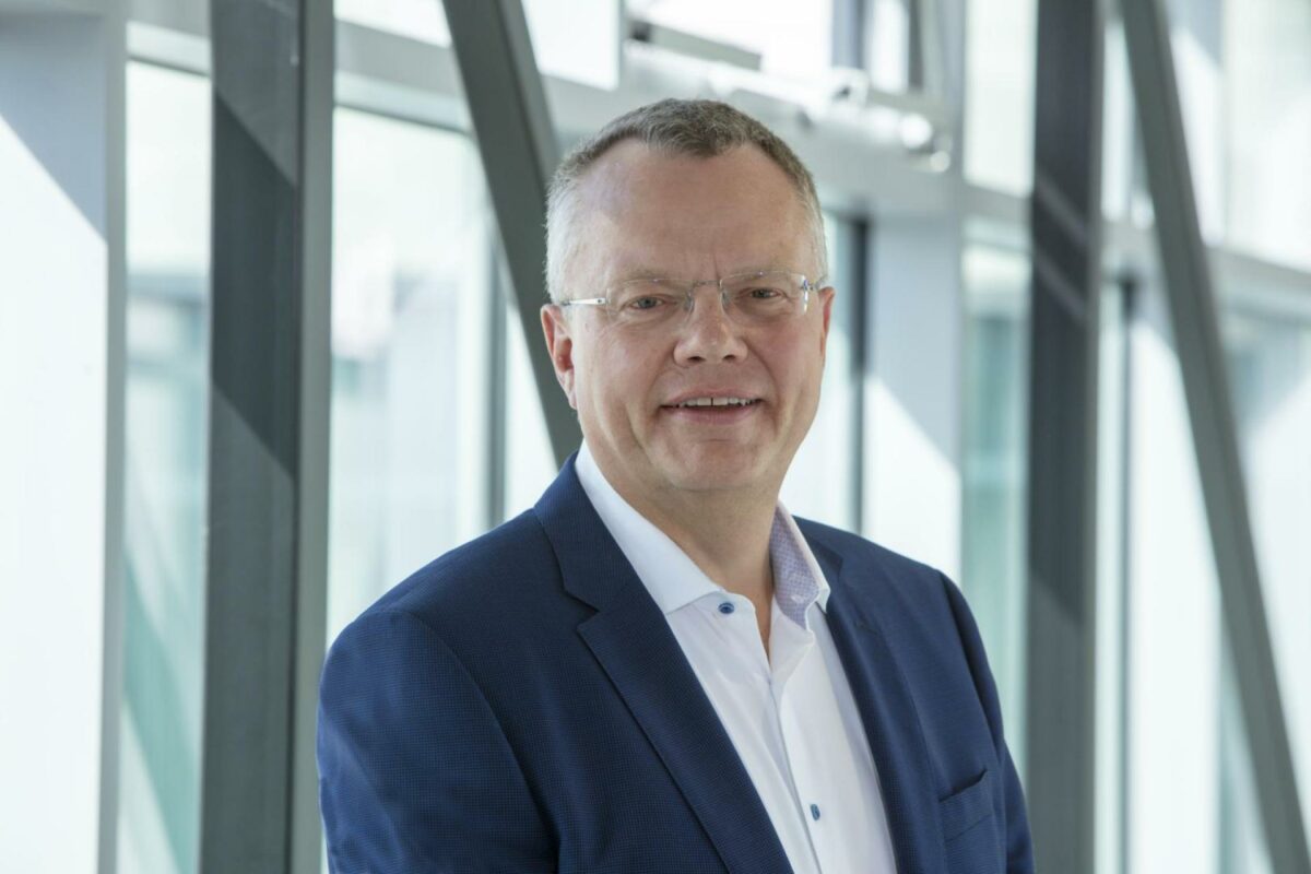 Jesper Lund er CEO i Lars Larsen Group og medvirkende til at virksomheden nu udvider fokus til også at omfatte investeringer i ejedomme og grøn energi. Pressefoto.