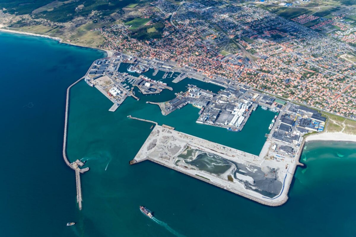 Aarsleffs tungere opgaver, som her på Skagen Havn, skal håndteres mere bæredygtigt i fremtiden. Det skal Lars Dithmer og Aarsleffs nye ECO Center hjælpe med til. Pressefoto.