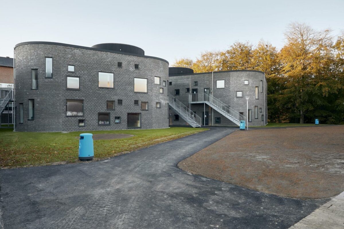 Under hele arbejdet har skolen været i gang, så eleverne har kunnet følge byggeriet. Foto: Mads Nordvig Borup.