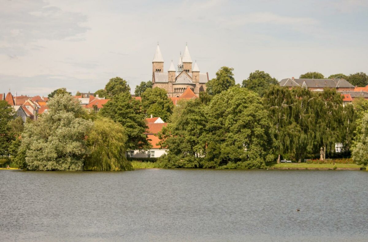 Domkirkebyen er hjemsted for Bach Gruppen, som nu også får på munden på hjemmebanen. Foto: Colourbox.