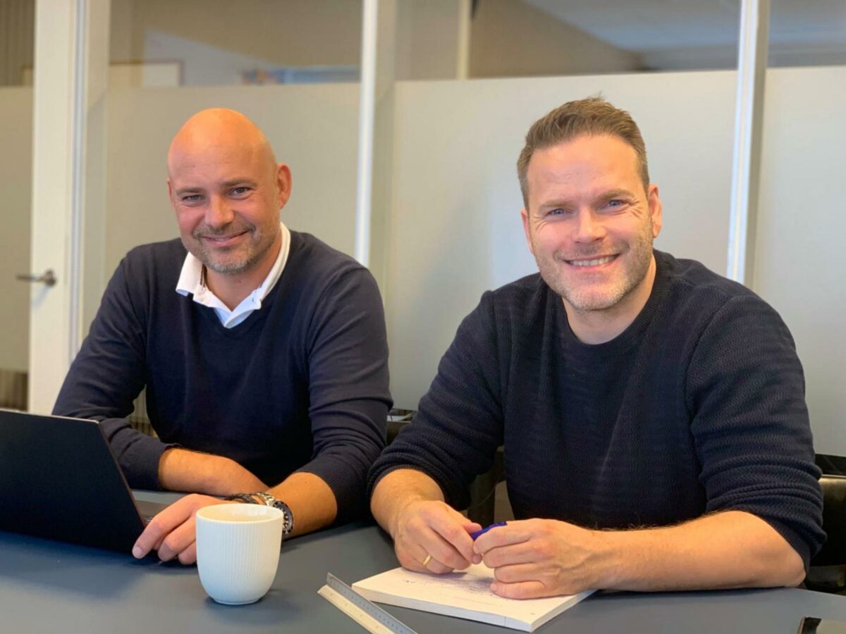 Grundlægger Jacob Arentfeld Nielsen (th.) har fået god sparring i sin bestyrelsesformand Jacob Hem Petersen og anbefaler nu andre små entreprenører at tænke professionelt fra starten. Pressefoto.