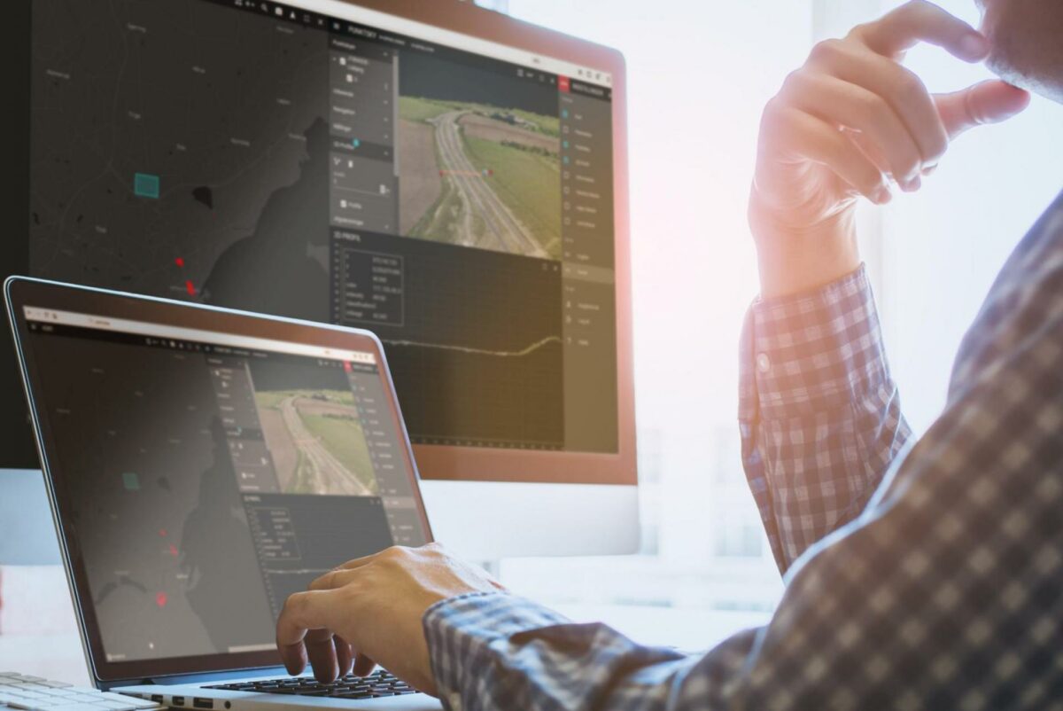 Det er blevet nemmere for medarbejdere i LE34 at behandle gigantiske data-mængder uden brug af avancerede systemer. Pressefoto.