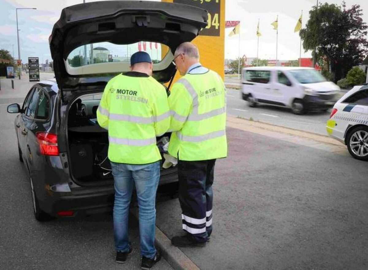 Det kan blive dyrt, hvis mandskabsvogne anvendes forkert, når motorstyrelsen laver kontrolaktioner. Pressefoto.