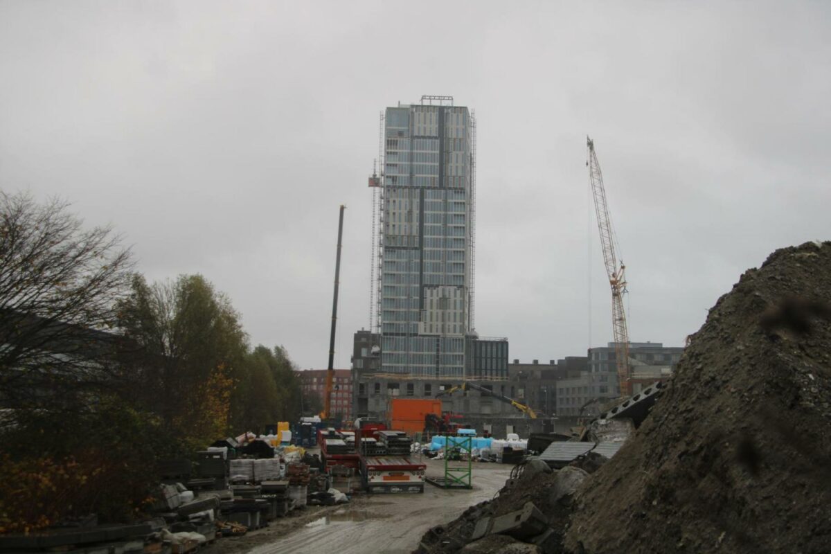 Betonen i søjlerne i Njals Tårn kan risikere at skulle forstærkes med kulfiber. Det er en af de mulige løsninger på den svage betonstyrke. Foto: Jakob Tilma.