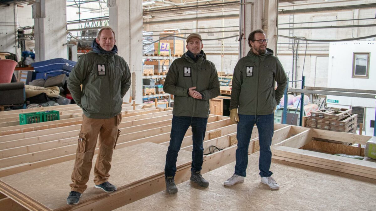 Havnens Hænder med Karl Nørgaard, Magnus Henriques og Mikkel Damgaard Nielsen er specialiserede i bæredygtige byggematerialer