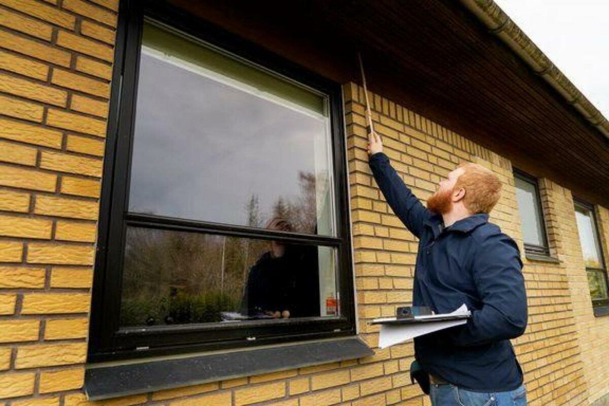 Det har betydet ekstra travlhed hos vinduesproducenterne, at boligejere kan søge tilskud fra Energistyrelsens tilskudspulje. Foto: 3byggetilbud.dk.