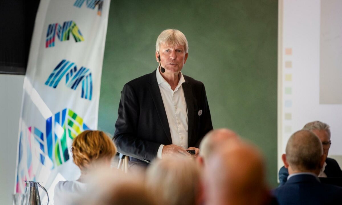 Per Vangekjær, formand for Malermestrene, kan glæde sig over, at mange unge ønsker at svinge malerkosten. Foto: Brian Rasmussen.