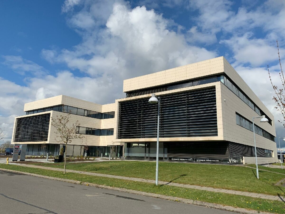 Base Erhverv har specialiseret sig i ervhervsbyggeri. Det går meget godt med det. Pressefoto.