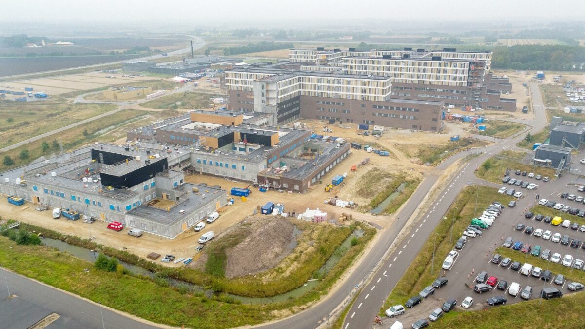 Regionshospitalet Gødstrup ventes taget i brug senere i år. Nordomatic har udført de tekniske entrepriser inden for Building Management Systemer, der er særligt kritiske for et hospital. Foto: Region Midtjylland.