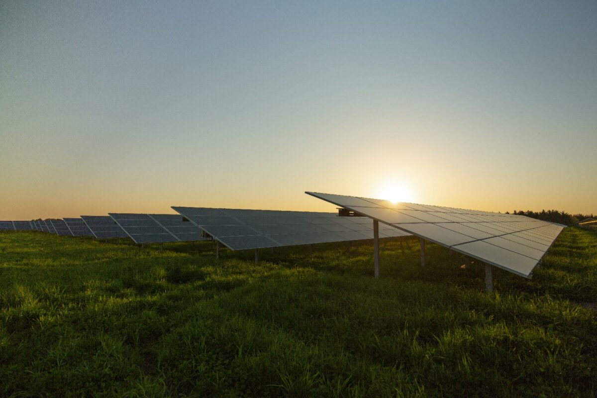 Med en kapacitet på 35 MW vil den nye solcellepark levere grøn strøm svarende til det årlige elforbrug hos ca. 22.500 danskere.