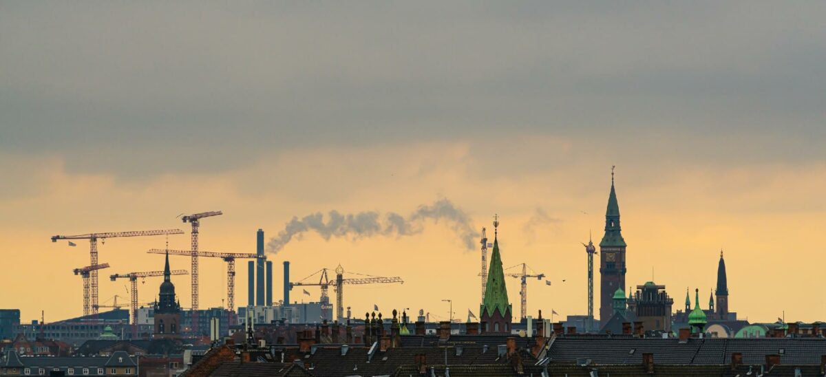 Det går virkelig hurtigt med byggeriet i København - så meget, at historiske byggerier risikerer at forsvinde, mener overborgmesteren, som nu tager skridt til at bevare en stribe bygninger. Foto: GettyImages.